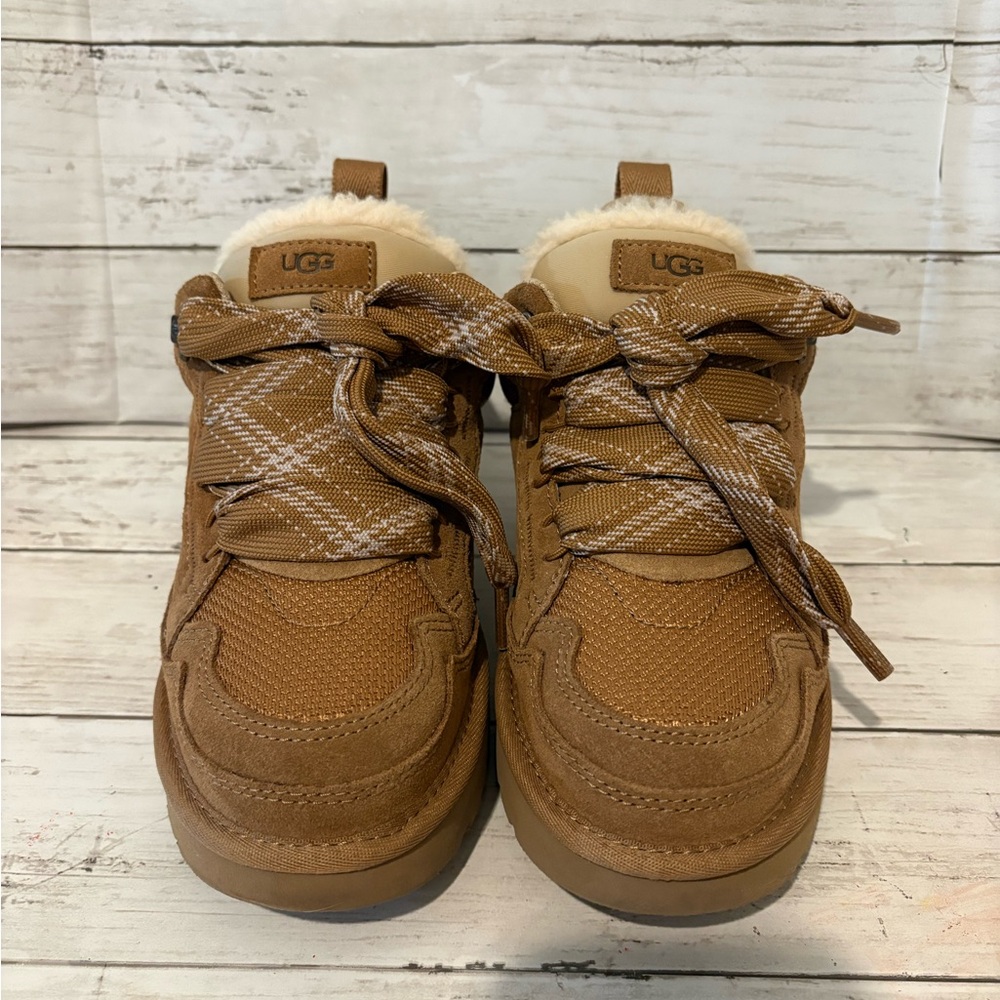 UGG Women’s Lomel Sneaker